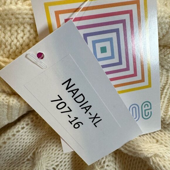 NWT LulaRoe Women’s “Nadia” Cream Cable Knit V Neck Sweater Vest - Size XL - Picture 5 of 7